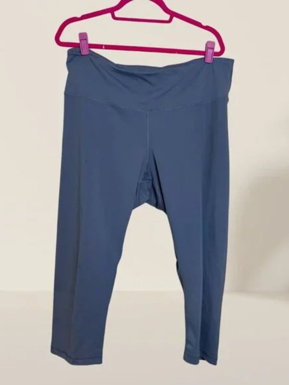 Active Blue High-Rise Capri Leggings